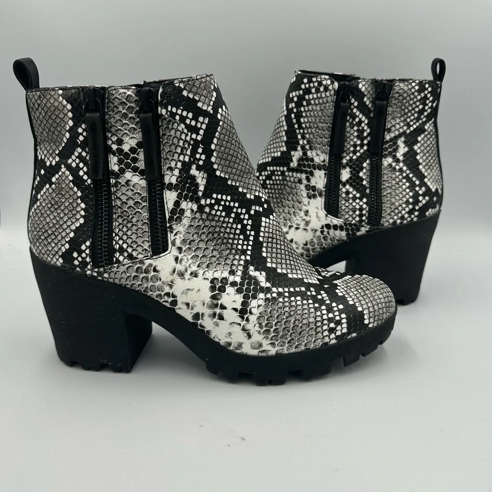 Mix No. 6 Cooya Snake Print Block Heel Ankle‎ Boots Women’s 8